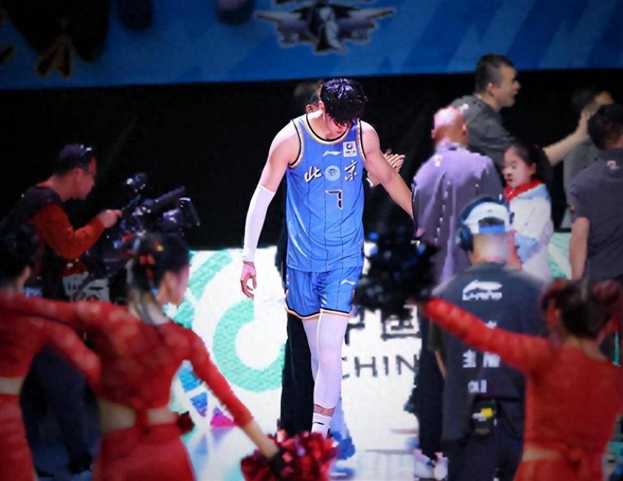 ayx-詹姆斯拿到生涯第1000场常规赛胜利